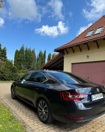 Skoda Superb cena 95000 przebieg: 180600, rok produkcji 2018 z Zamość małe 79